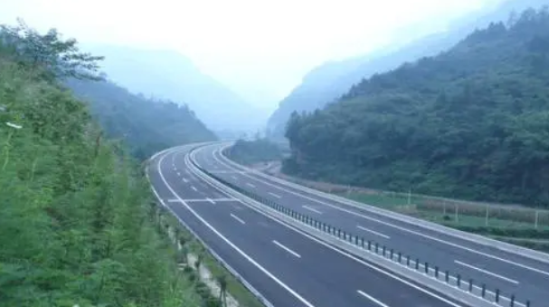 西北地區高速公路連續下坡路段交通組織研究