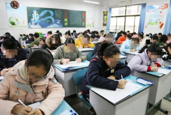 淺談護理教育中學生人文素養的培養策略
