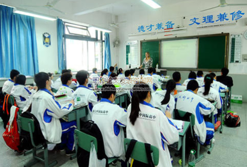 淺談高中語(yǔ)文課堂教學(xué)中的提問(wèn)藝術(shù)